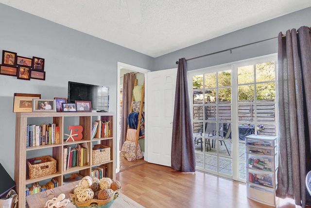 904 9th Terrace, Palm Beach Gardens, FL 33418