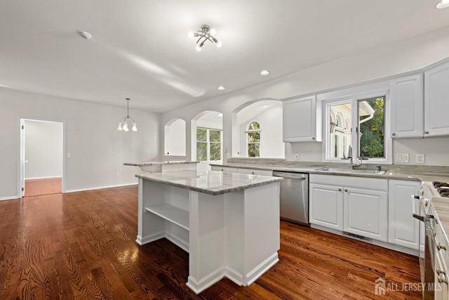 31 Sheffield Drive, Freehold, NJ 07728