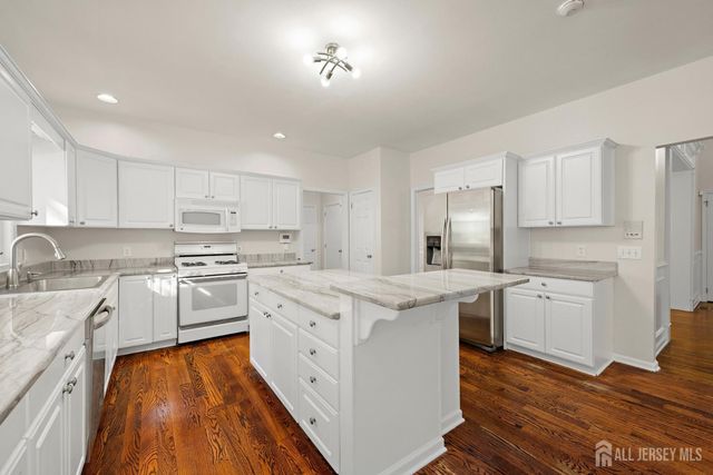 31 Sheffield Drive, Freehold, NJ 07728