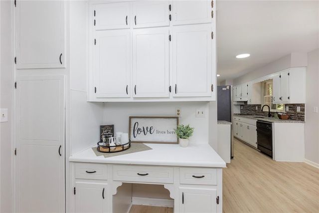383 Ben Avenue SW, Lilburn, GA 30047