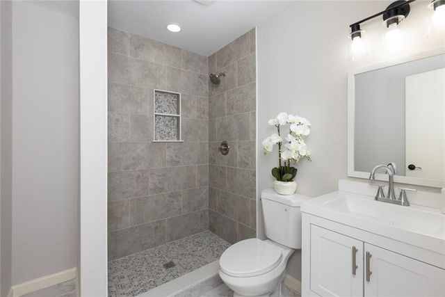 383 Ben Avenue SW, Lilburn, GA 30047