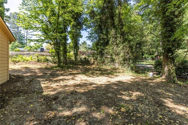 383 Ben Avenue SW, Lilburn, GA 30047