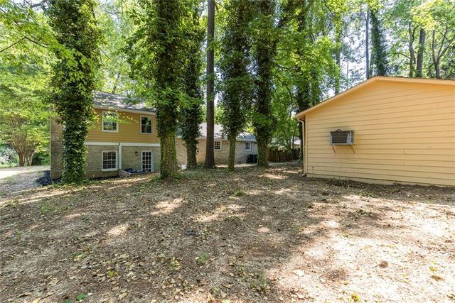 383 Ben Avenue SW, Lilburn, GA 30047