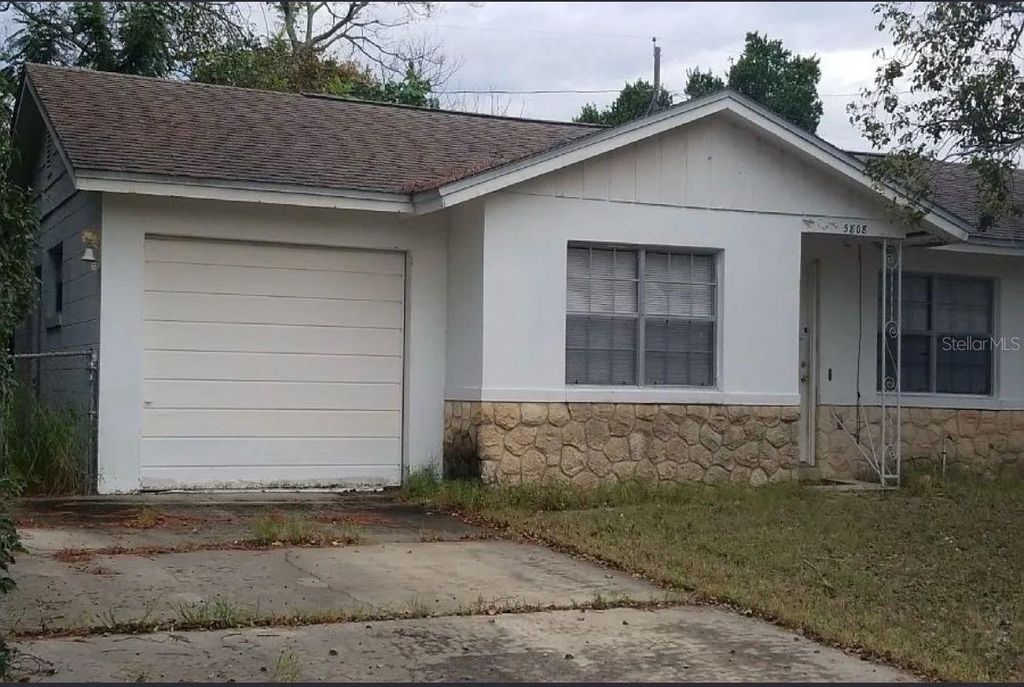 Image 3 of property listing at 5808 CLEARVIEW DRIVE, Orlando, FL 32819