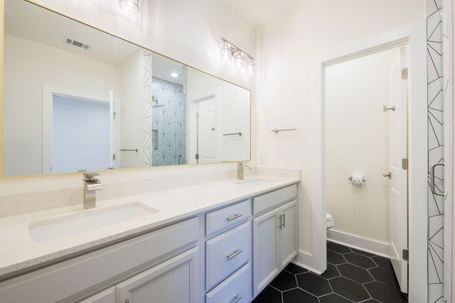 18716 W Lakeview DR, Jonestown, TX 78645