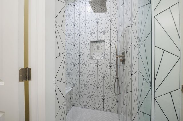 18716 W Lakeview DR, Jonestown, TX 78645