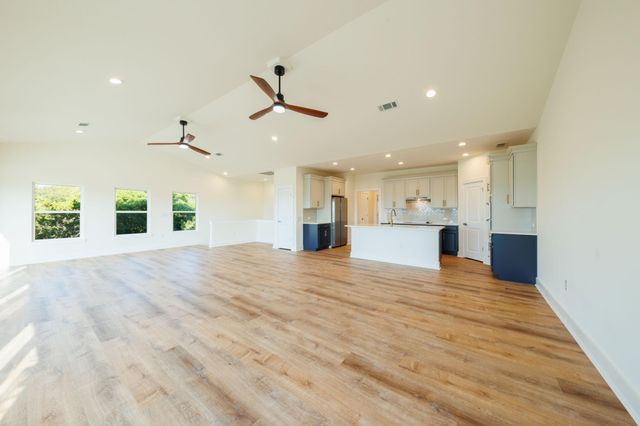 18716 W Lakeview DR, Jonestown, TX 78645