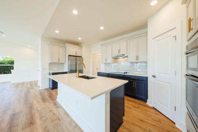 18716 W Lakeview DR, Jonestown, TX 78645