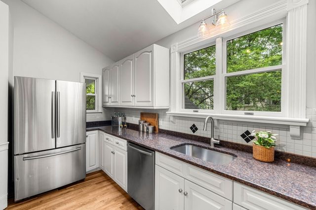 77 Tyler Park, Lowell, MA 01851