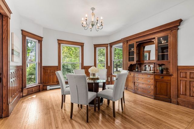 77 Tyler Park, Lowell, MA 01851