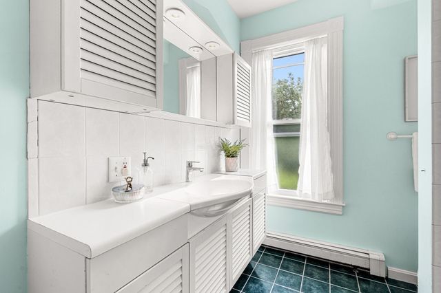 77 Tyler Park, Lowell, MA 01851