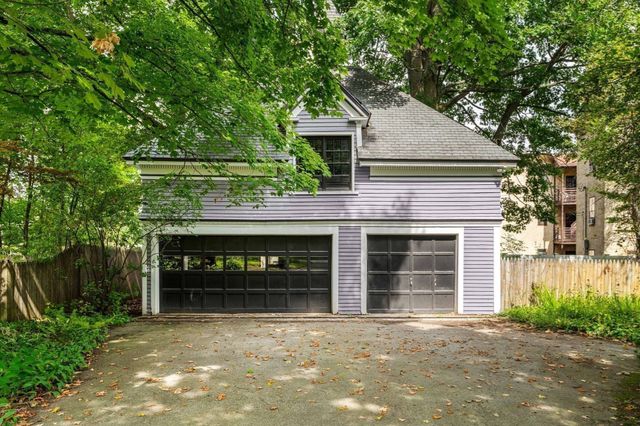 77 Tyler Park, Lowell, MA 01851