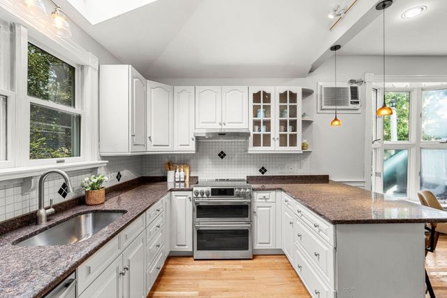 77 Tyler Park, Lowell, MA 01851