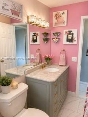 7551 SW 42nd Place, Davie, FL 33314