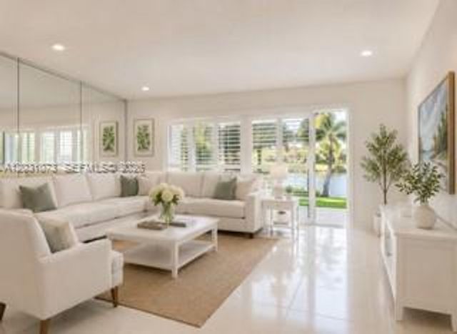 7551 SW 42nd Place, Davie, FL 33314
