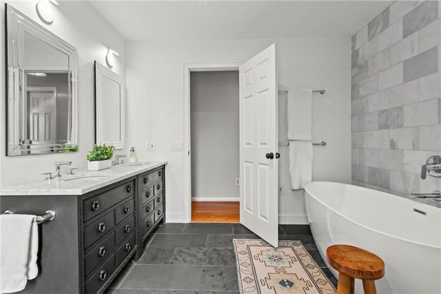 4061 River Cliff Chase, Marietta, GA 30067