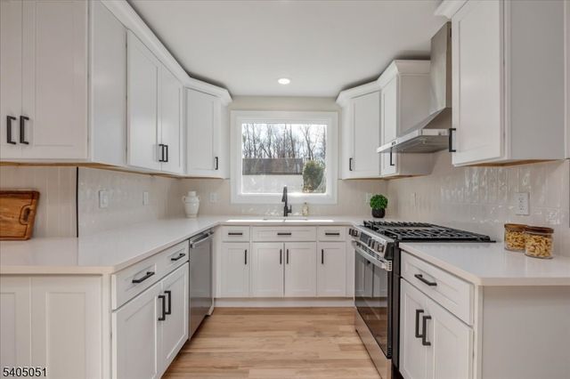 1248 Sunnyfield Ln, Scotch Plains Twp., NJ 07076