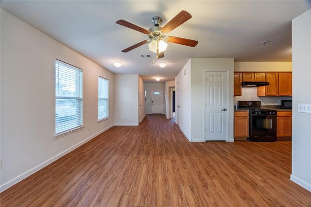 7619 Richards Street, Baytown, TX 77521