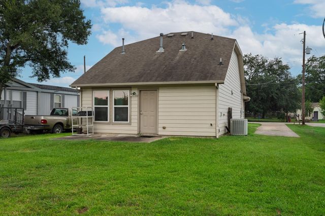 7619 Richards Street, Baytown, TX 77521