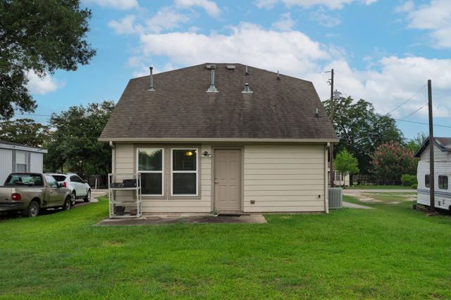 7619 Richards Street, Baytown, TX 77521