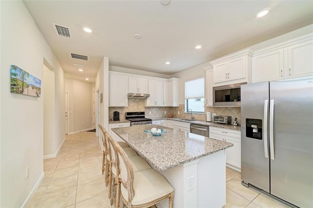 7013 HANOVER COURT, Lakewood Ranch, FL 34202