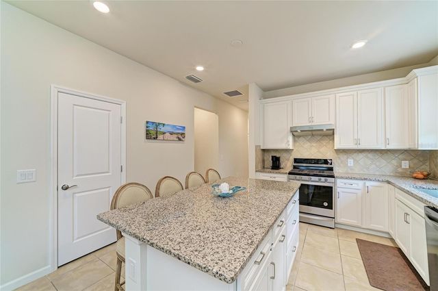 7013 HANOVER COURT, Lakewood Ranch, FL 34202