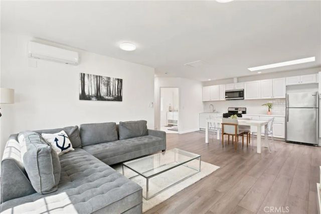 11822 Exposition Boulevard, Los Angeles, CA 90064