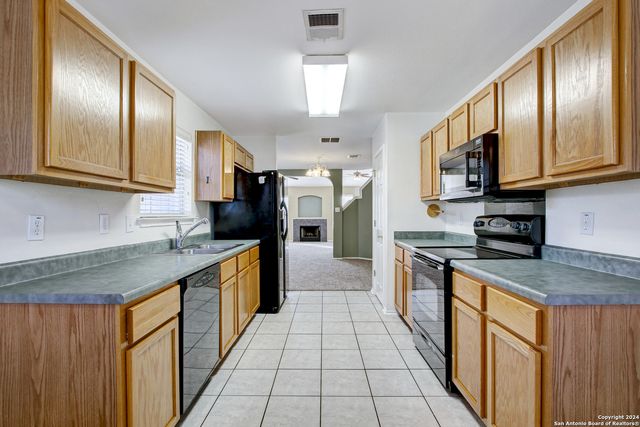 523 GRANITE CLF, San Antonio, TX 78251