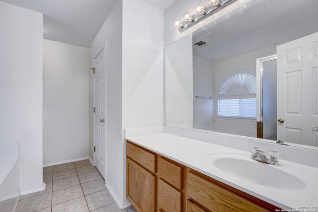 523 GRANITE CLF, San Antonio, TX 78251