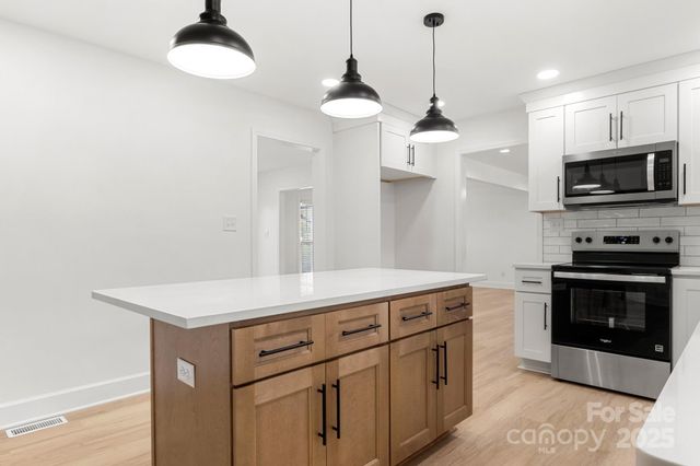 2800 Potter Road S, Waxhaw, NC 28173