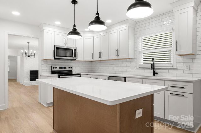 2800 Potter Road S, Waxhaw, NC 28173