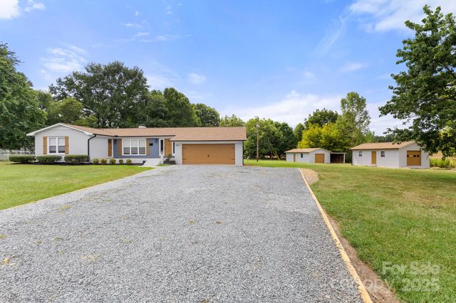 2800 Potter Road S, Waxhaw, NC 28173