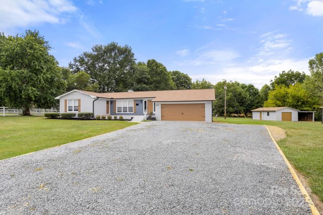2800 Potter Road S, Waxhaw, NC 28173