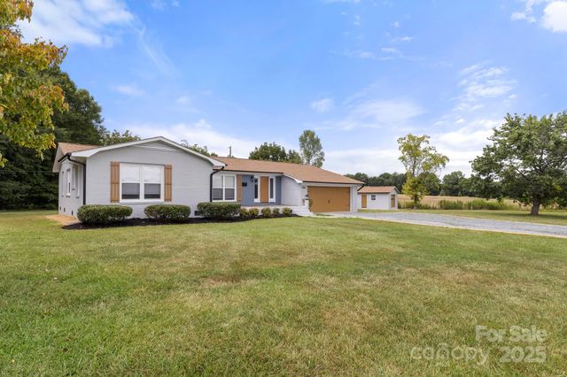 2800 Potter Road S, Waxhaw, NC 28173