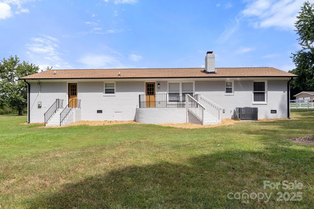 2800 Potter Road S, Waxhaw, NC 28173