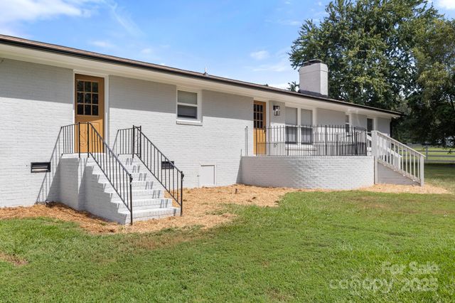 2800 Potter Road S, Waxhaw, NC 28173
