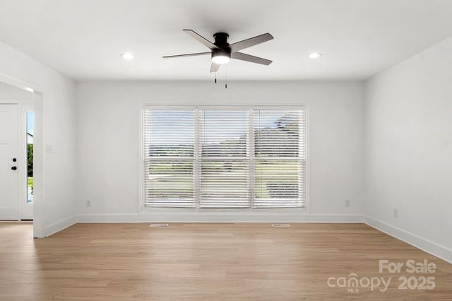 2800 Potter Road S, Waxhaw, NC 28173
