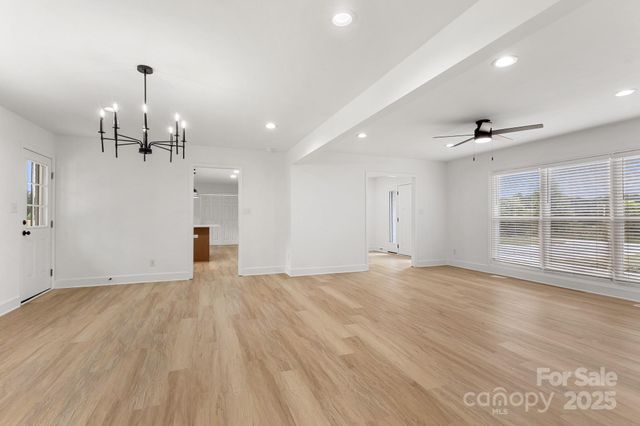 2800 Potter Road S, Waxhaw, NC 28173