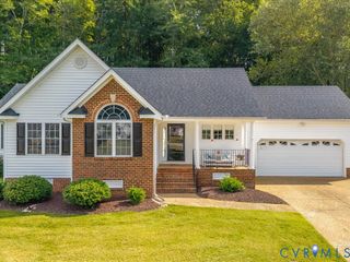 225 Kennon Pointe Dr, Colonial Heights, VA 23834
