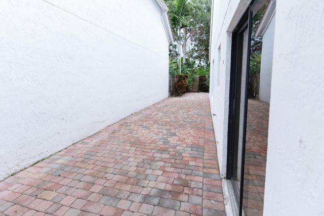 21712 Wapford Way, Boca Raton, FL 33486