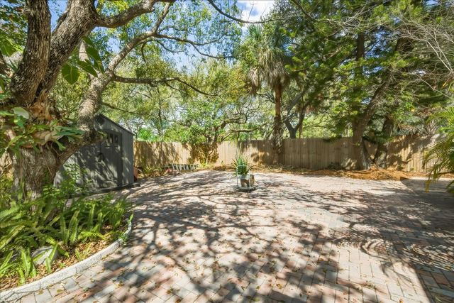 2101 W KYRA DRIVE, Tampa, FL 33612