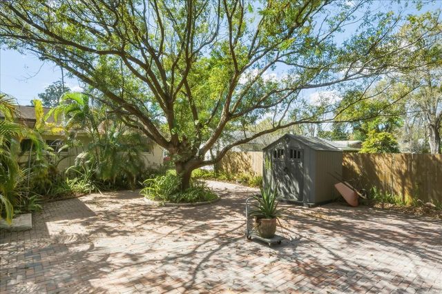 2101 W KYRA DRIVE, Tampa, FL 33612