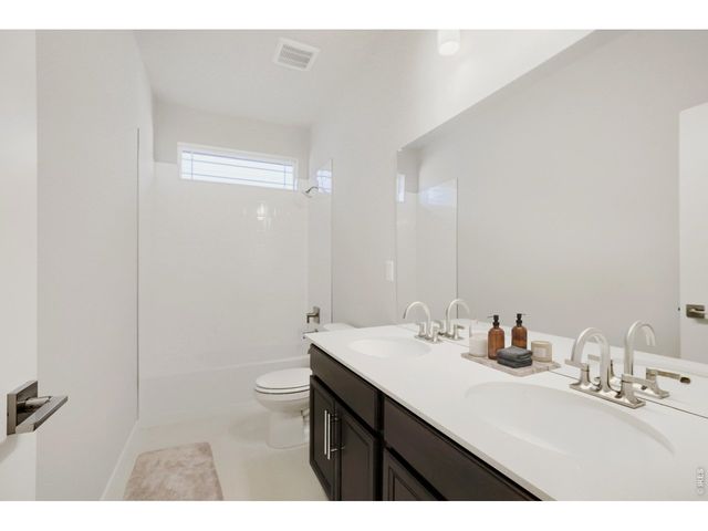 246 Sugar Beet Ln, Berthoud, CO 80513