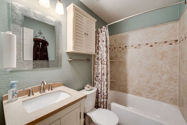 6708 Olivewood Drive, Arlington, TX 76001