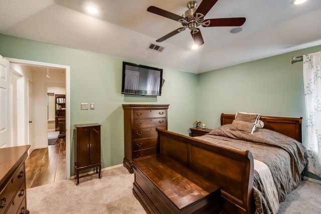 6708 Olivewood Drive, Arlington, TX 76001