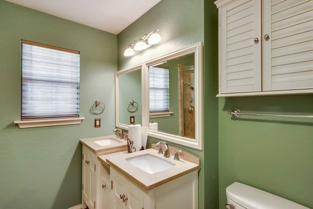 6708 Olivewood Drive, Arlington, TX 76001