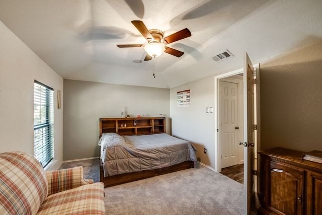 6708 Olivewood Drive, Arlington, TX 76001