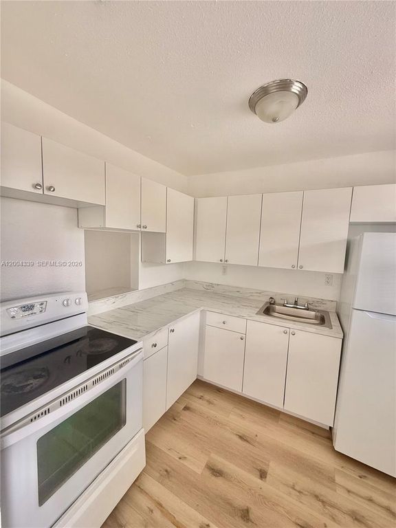 1990 NW 183rd St 9, Miami Gardens, FL 33056