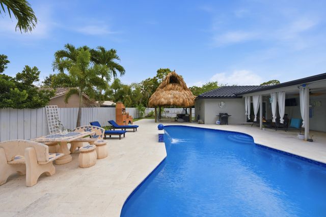1929 NW 90th Lane, Coral Springs, FL 33071