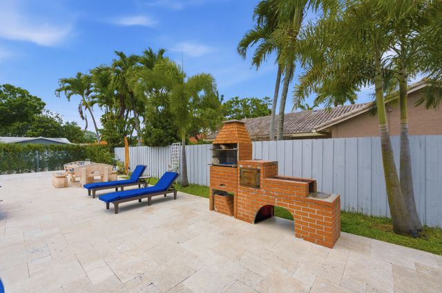 1929 NW 90th Lane, Coral Springs, FL 33071